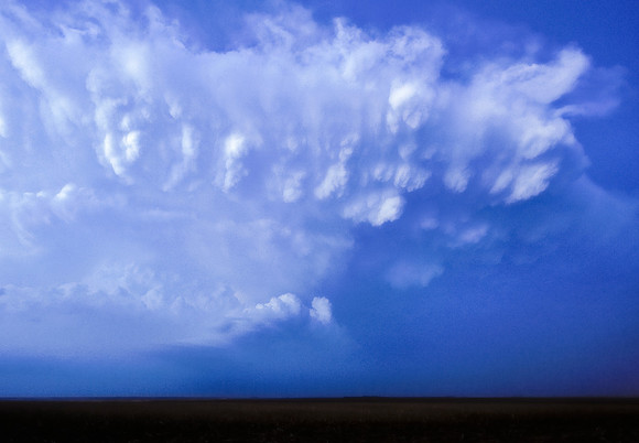 "Knuckles" on Thunderstorm