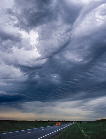 Undulates Asperatus Clouds