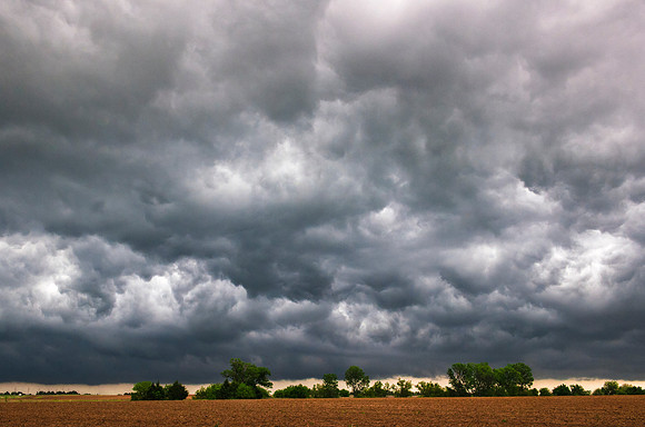 Undulates Asperatus Clouds