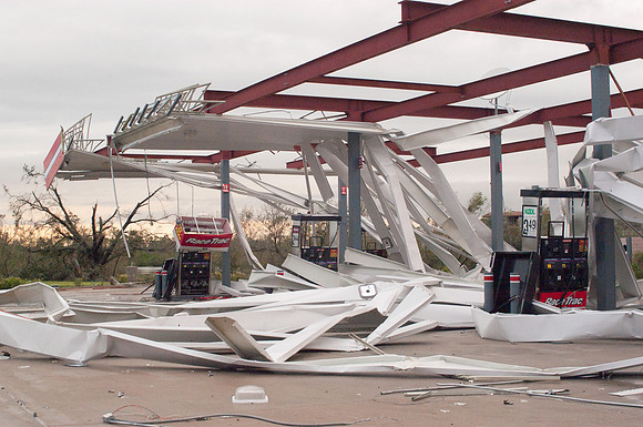 Hurricane Charley Destroys Gas Station