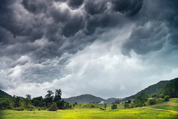 Severe Thunderstorm with Mammatus Clouds